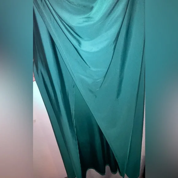 Faeriesty Off Shoulder Ruched Slit Formal Gown- Plus Size - Picture 2 of 7